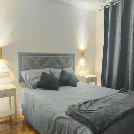 Entorno Bulevar El Vasco アパート オビエド